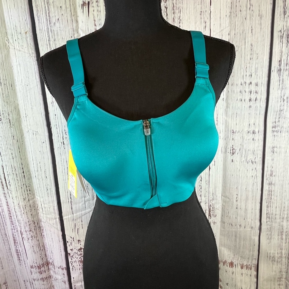 NWT Women’s Sports Bra